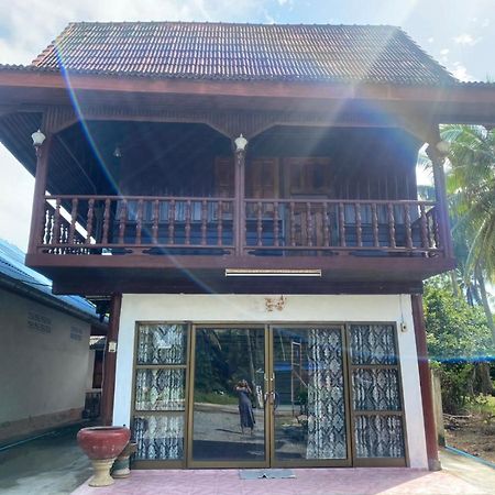 Reindeer House Wat Chedi Hotel Sichon Exterior photo